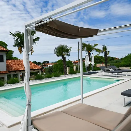 펜션 House With A Swimming Pool Kastelir, Istria - Sredisnja Istra - 24867 *